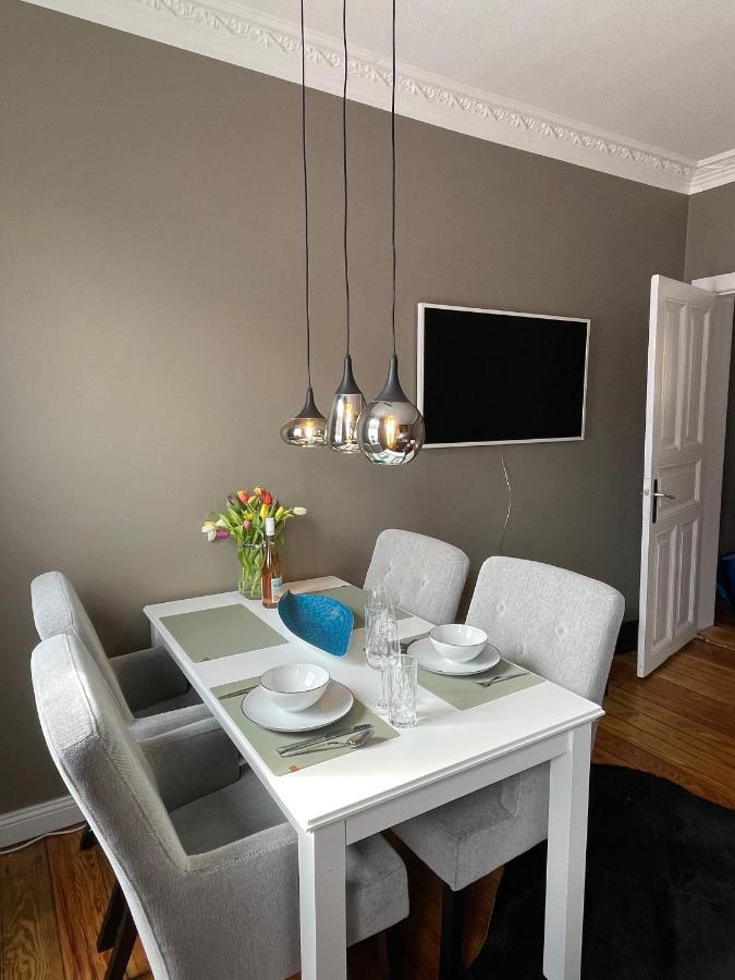 Apartamento Altbaucharme Deluxe Mit Balkon In Zentraler Lage Kiel Exterior foto
